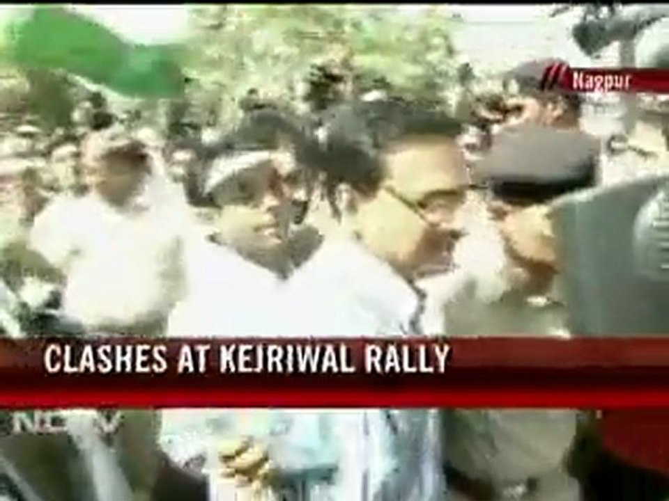 Clashes break out at Kejriwal's rally in Nagpur