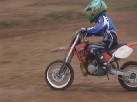 Bart 7 ans au motocross terrain de St georges KTM 65 sx