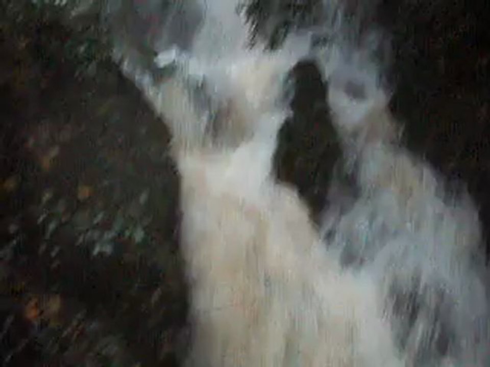 Deluge Video 05-11-2011 09 (planesselve chute d'eau)