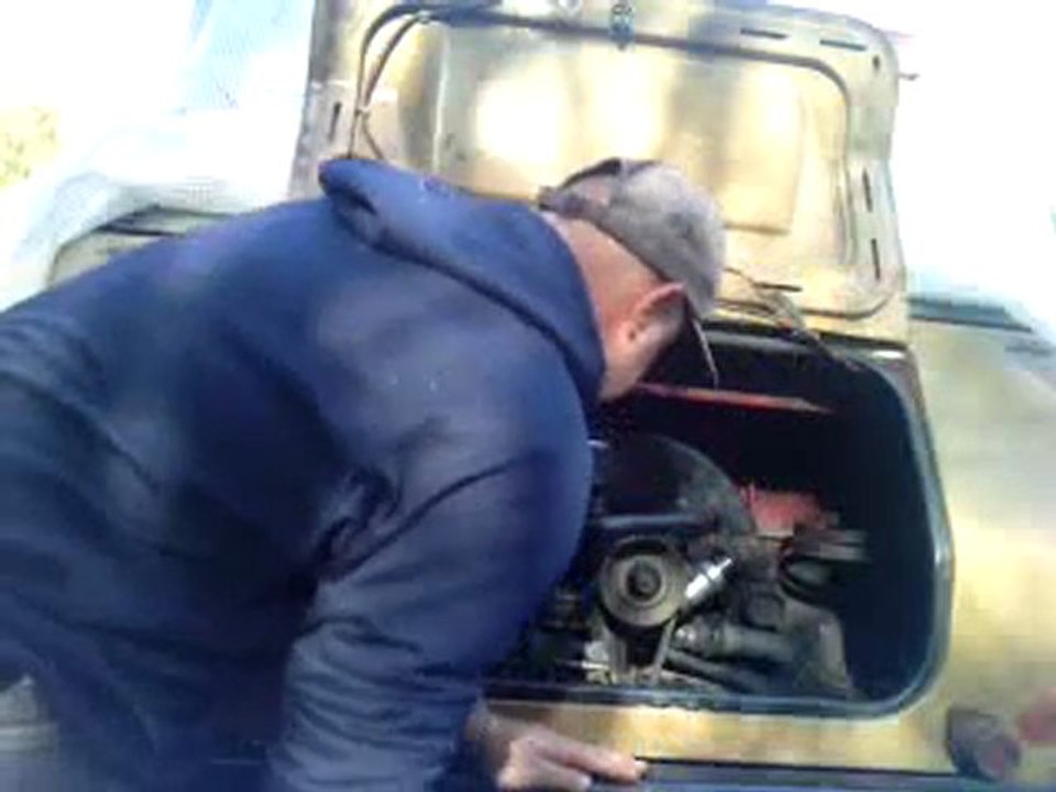 vw 181 démarrage à la manivelle