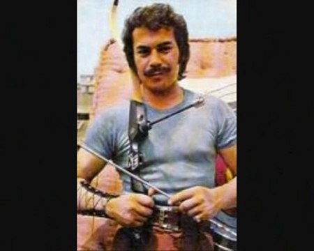 * ORHAN GENCEBAY .... senin de ipini çeken bulunur ........