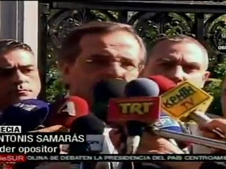 Líder de oposición griega exige renuncia de Papandreu