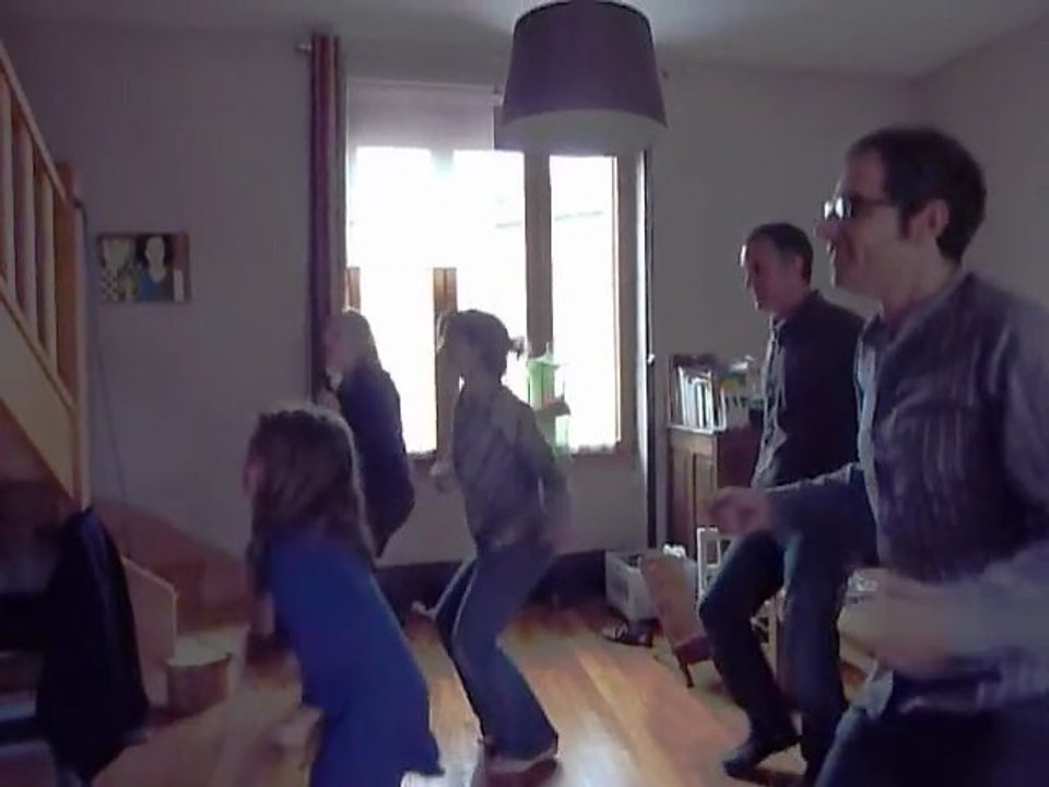 flashmob-lyon-black eyed peas- gotta feeling