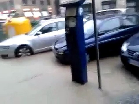 1ALLUVIONE Genova 04 Novembre 2011 - 6 morti DRAMMATICO - YouTube#at=11#!