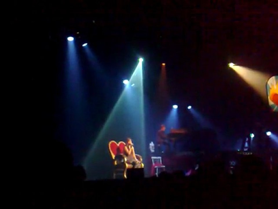 la centenaire Lynda Lemay Voiron 3 novembre 2011