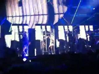 Britney Spears up & down