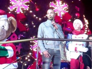 Tony Parker à Disneyland avec Duffy fête Noêl 2011
