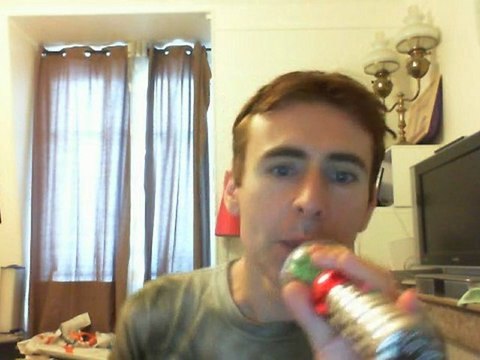 Wiwi égratigne autour de toi de Slaï