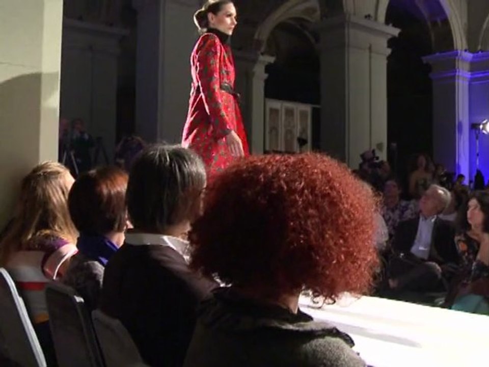 Fashion gegen Vorurteile: Roma-Mode auf dem Laufsteg