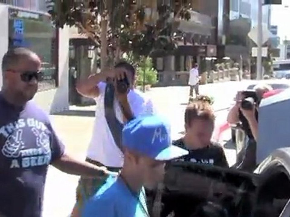 Bieber weist Vaterschaft zurück