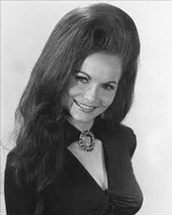 Jeannie C Riley - shed me no tears