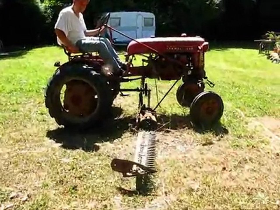 Le vieux tracteur