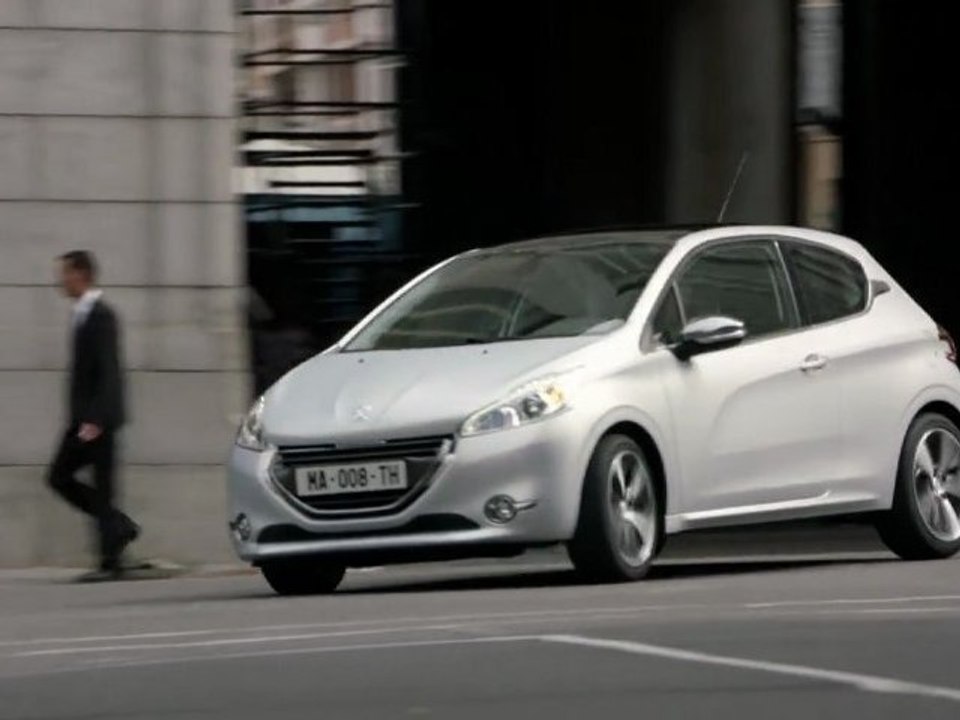 Peugeot 208 - intérieur et extérieur