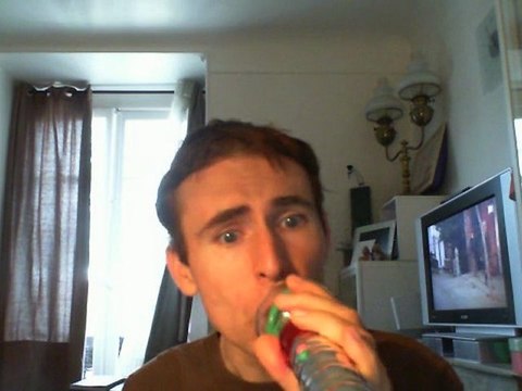 Wiwi égratigne l'institutrice de Dick Annegarn