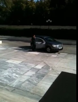 Προσέλευση μελών του υπουργικού Συμβουλίου στη Βουλή 2