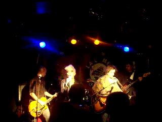 GUMA GUMA live: "Love shoots " / Love Circus Tour sur LA DAME DE CANTON 5/11/2011