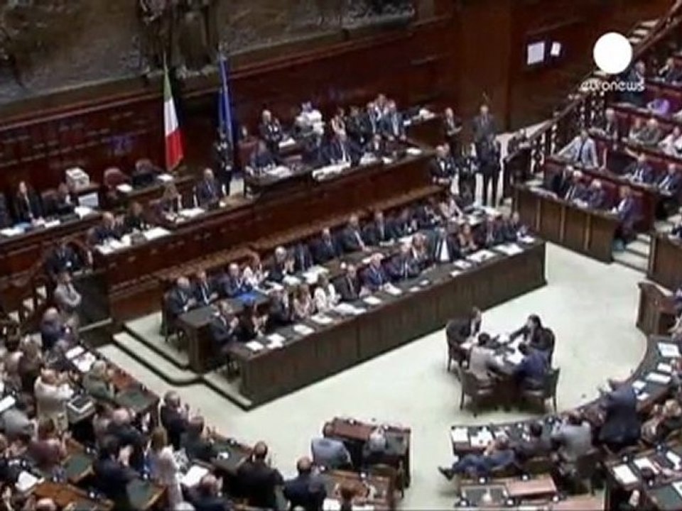 Bossi a Berlusconi: "Si faccia da parte e lasci ad Alfano"