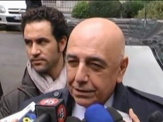 Galliani: "5 vittorie per tornare in alto"