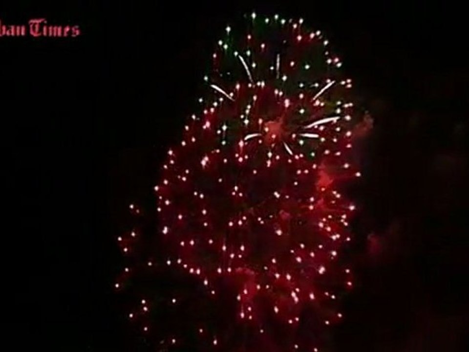 Un feu d'artifice explose plus tôt que prévu