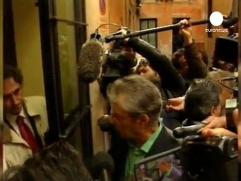 Bossi molla Berlusconi: Faccia un passo laterale