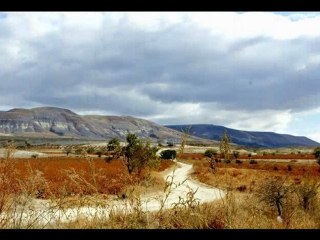 Bulutlar altında dans - Dance under the Clouds