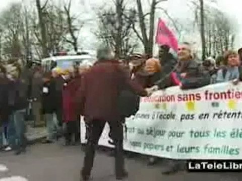 787 - 18 MOIS DE RÉTENTION POUR LES SANS-PAPIERS