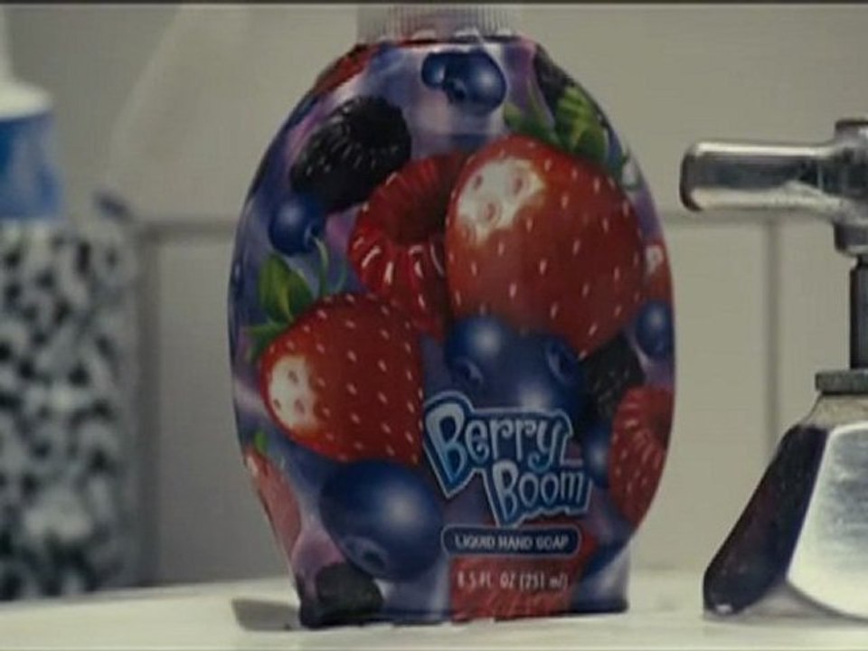 The Smurfs Clip - Dog Chases Clumsy - 10th August 2011