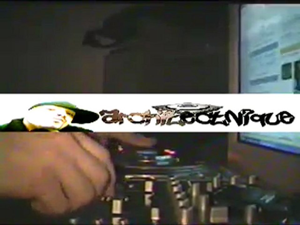 Architectnique the turntablist Scratching pt2 (Technics SL-DZ1200-Scratch)