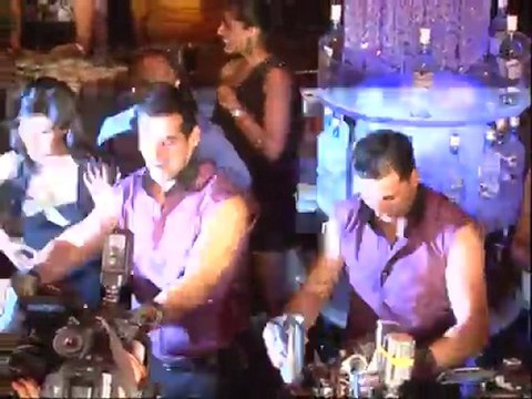 Latest Bollywood News - Desi Boyz Akshay Kumar And John Abraham Rocked Everyone!