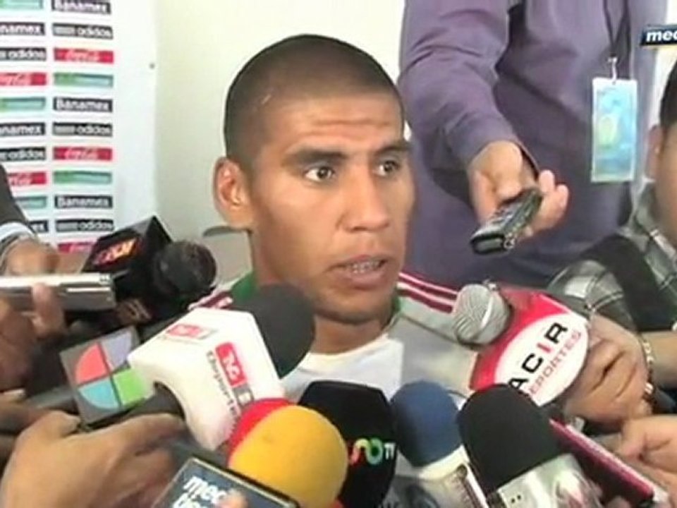 Medio Tiempo - Carlos Salcido