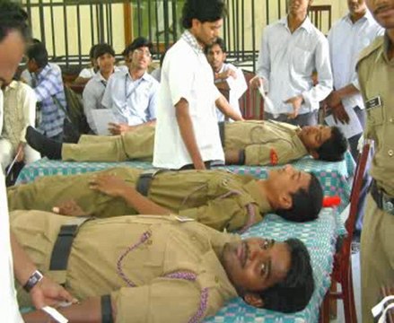 KBN COLLEGE STUDENTS BLOOD DONATION ON 6-11-11-RED CROSS VIJAYAWADA