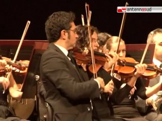 TG 08.11.11 Il maestro Brott "laurea" l'Orchestra della Fondazione Petruzzelli