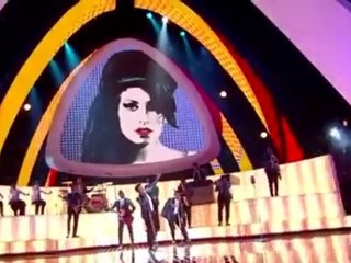 Bruno Mars - Valerie @ MTV VMAs