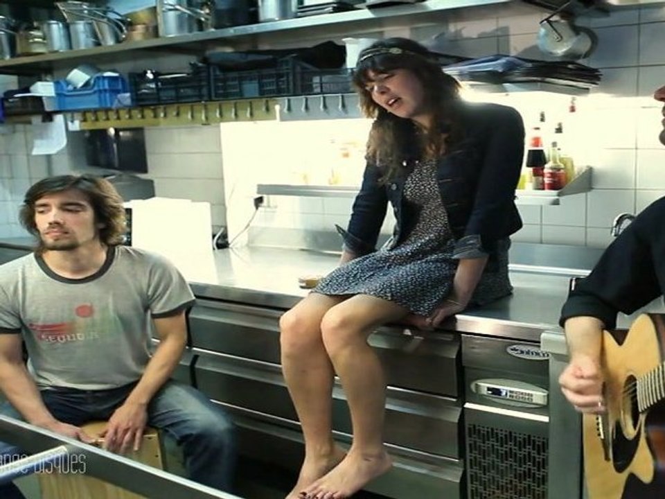 Tamara Kaboutchek "Dreams" (Fleetwood Mac cover) en acoustique sur Mange Disques