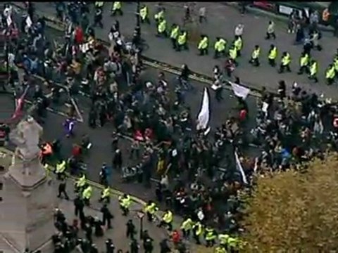 STUDENT MARCH AERIALS: Helicopter footage of London protest