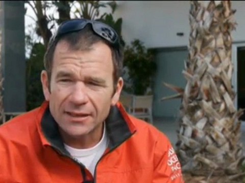 Volvo Ocean Race : Team Sanya en intervention