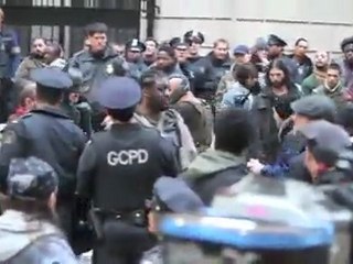 The Dark Knight Rises -  Hardy /  Bale Rehearse a Scene on the NYC Set