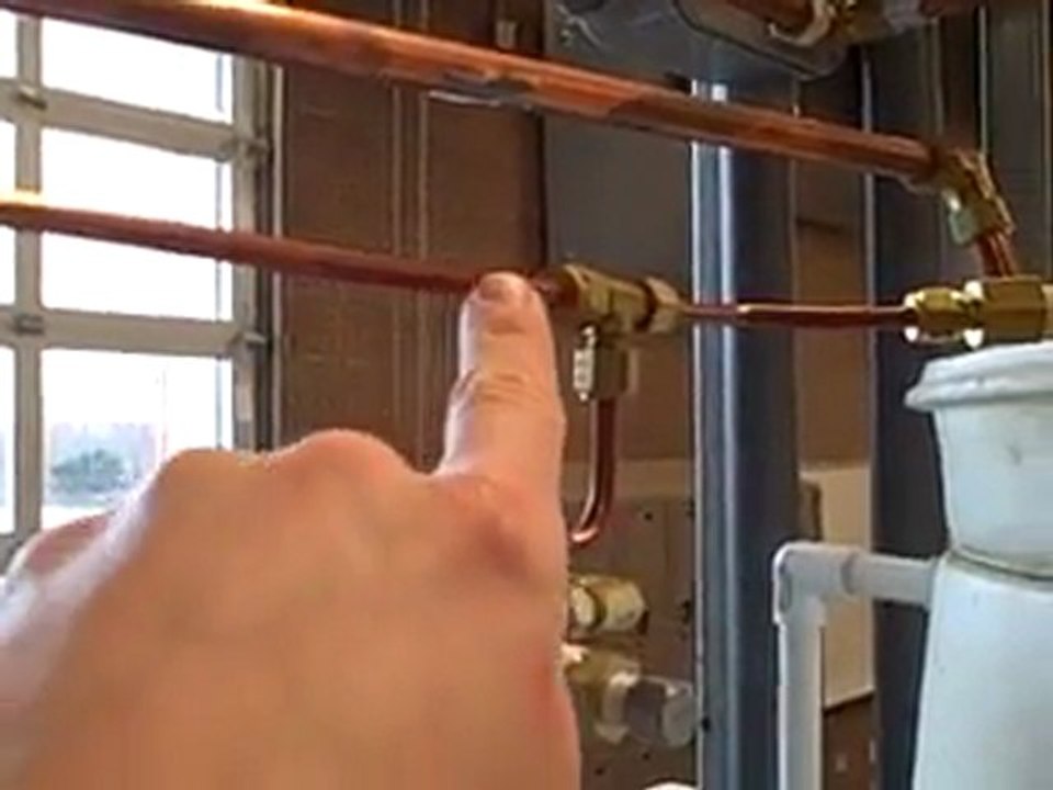 Measuring liquid Oil and Gas level using a differential pressure transmitter