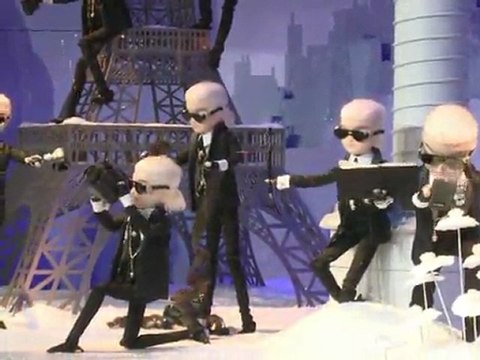 Karl Lagerfeld et Vanessa Paradis inaugurent les vitrines de Noël