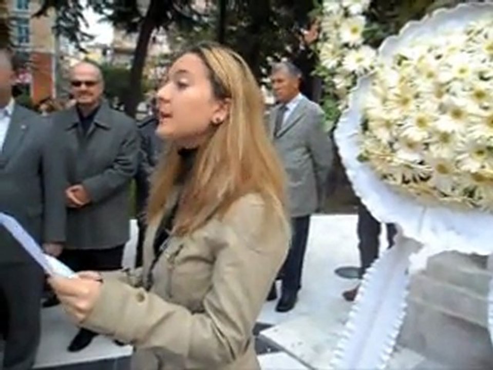 Minel Altıner Atatürk Şiiri-10 Kasım 2011-İzmit Atatürk Anıtı
