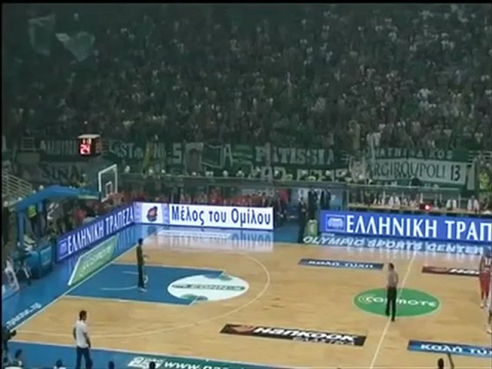 Ο Τεόντοσιτς πετάει μπουκάλι στην κερκίδα