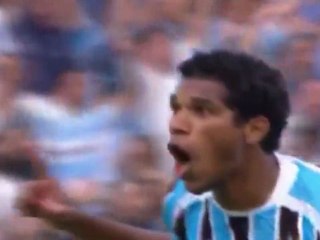 Brandão buteur avec Gremio