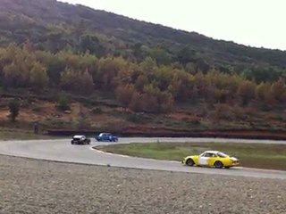 Drift en Renault 8 sur le circuit du Sambuc le 11/11/11
