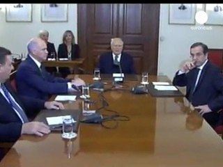 El economista Papademos recibe el encargo de formar...