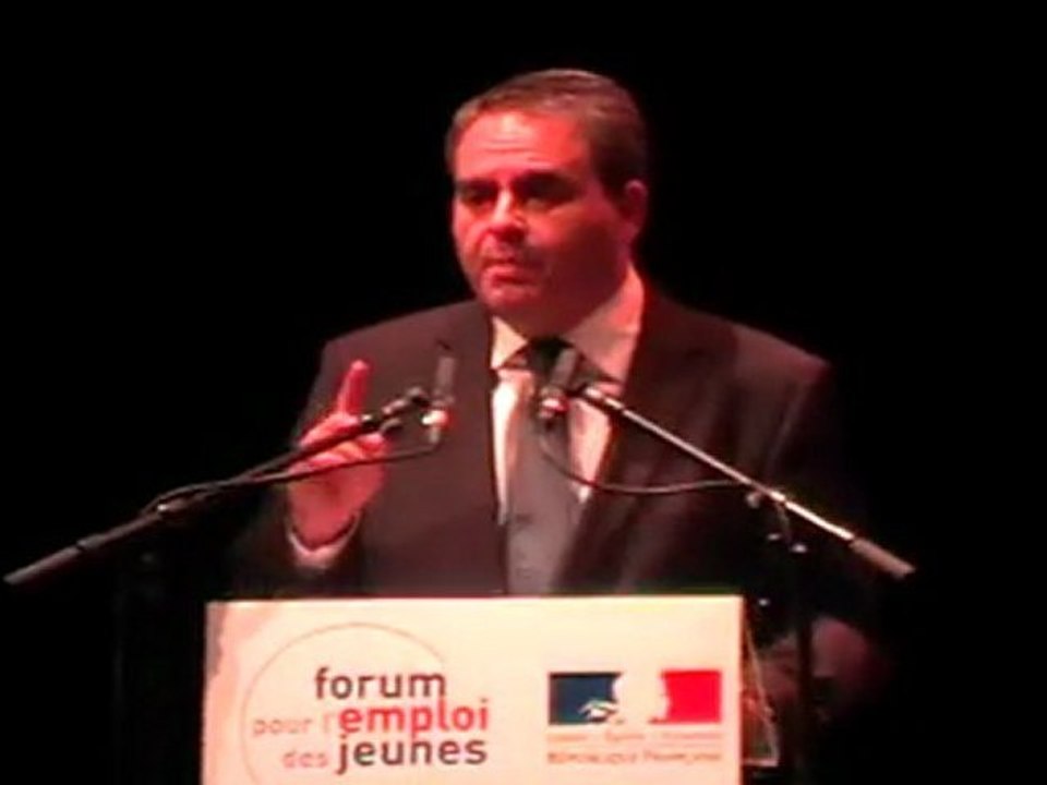 LE PLAIDOYER POUR L'APPRENTISSAGE DE XAVIER BERTRAND MINISTRE DU TRAVAIL