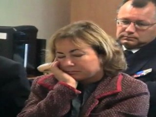 Alice Berni présente sa pièce au marins-pompiers de la caser de Saumaty