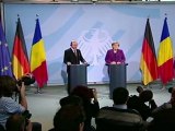 Angela Merkel dément toute réflexion sur une zone euro réduite