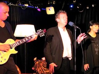 Extraits "Snakes and Ladders " live au Triton