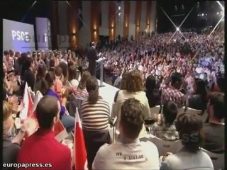 Rubalcaba:"Mientras Rajoy calla, Aznar habla"