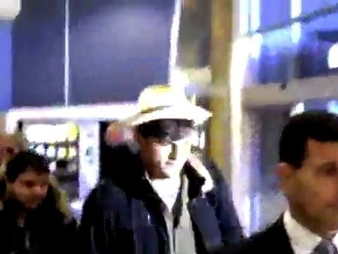 Ashton Kutcher Hands Over Twitter Account